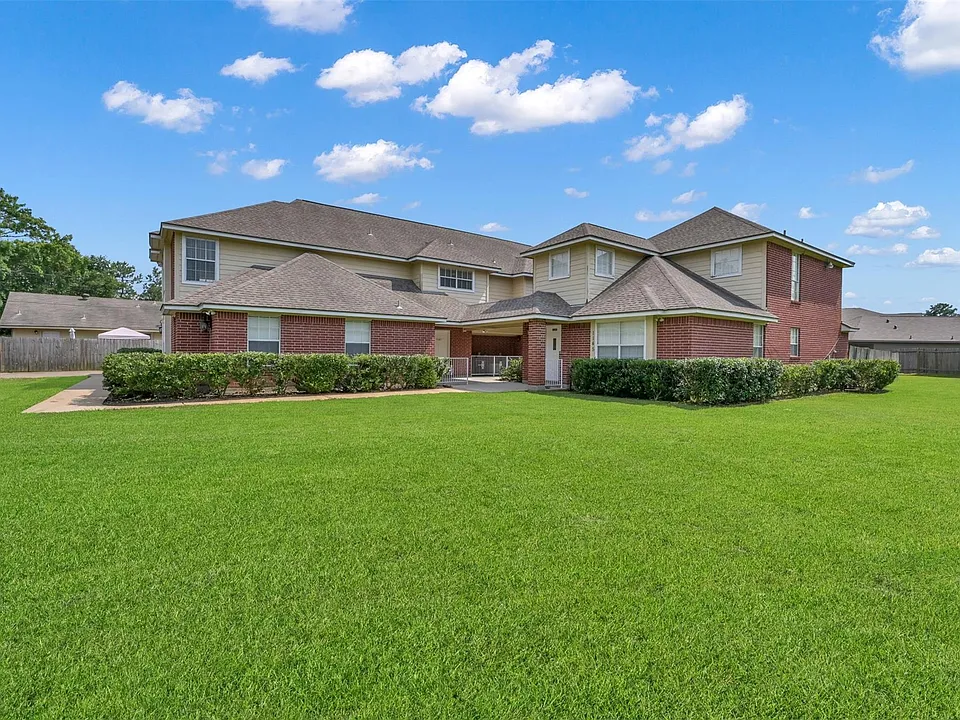 1141 Lovett St