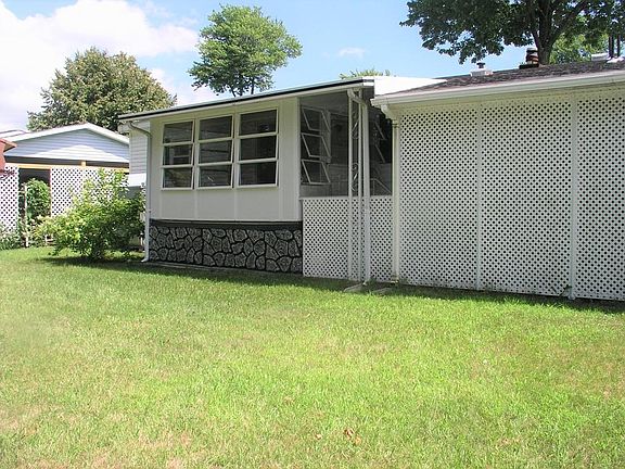 4th image of 144 Rosewood Dr