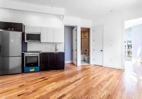 2nd image of 2193 Bergen St #2G