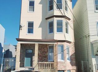 334 S 6th St #4, Newark, NJ 07103