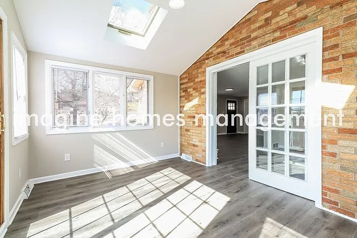 229 Marion Dr — Photo 12