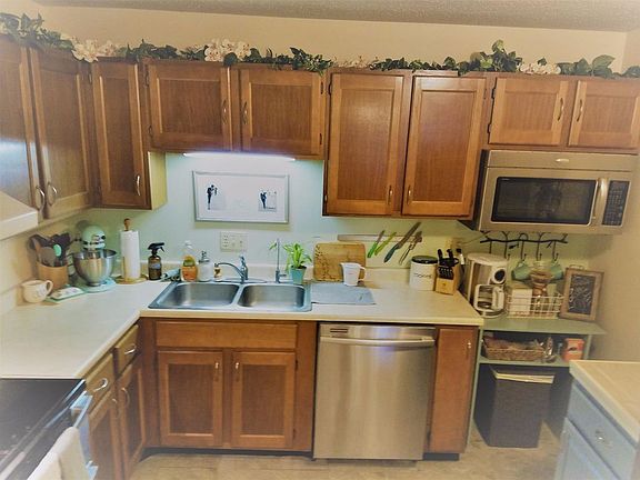 3rd image of 7217 Creekview Dr #Ii-x