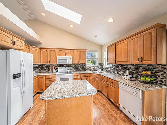 2nd image of 2130 Hartman Ct SE