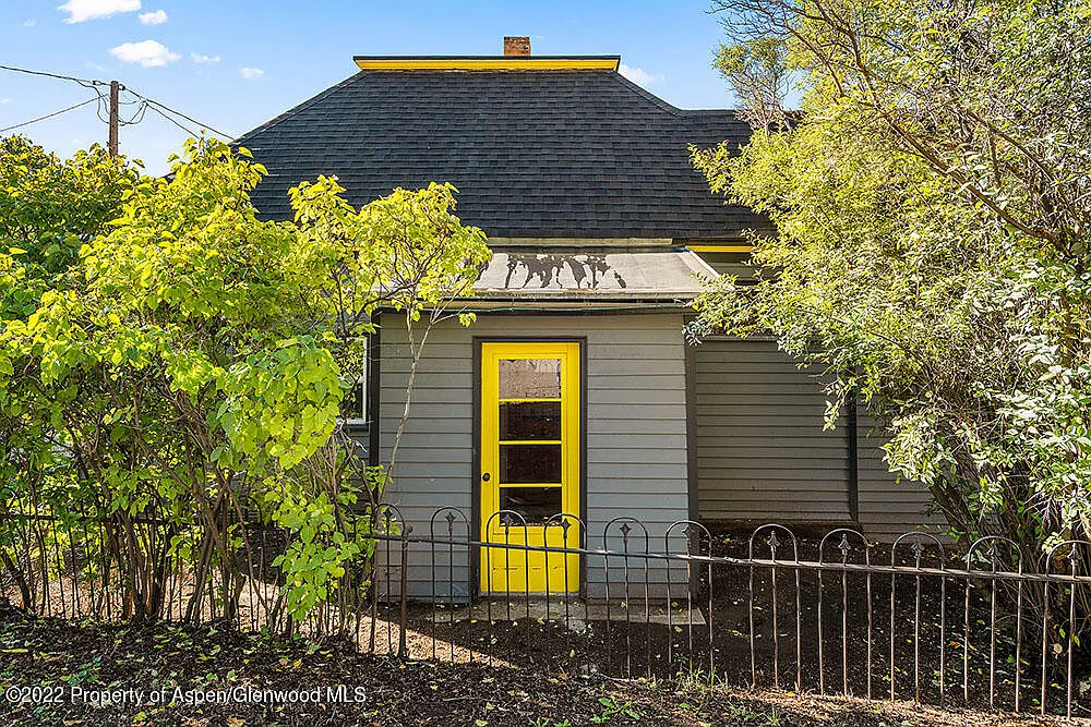 3 bed, 1437 sqft, $6,295 — Photo 1