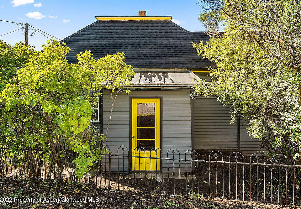 235 E Homestead Dr