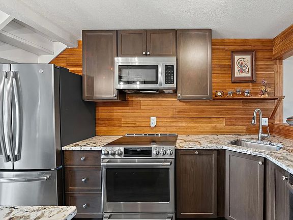 Fully remodeled brand now kitchen with luxury appliances
