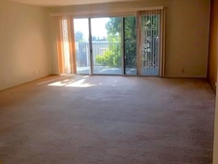 1550 Walnut St #10 — Photo 13