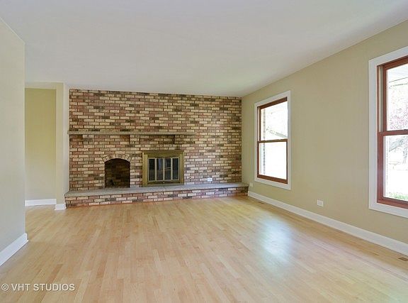 2nd image of 1015 Sandlewood Ct
