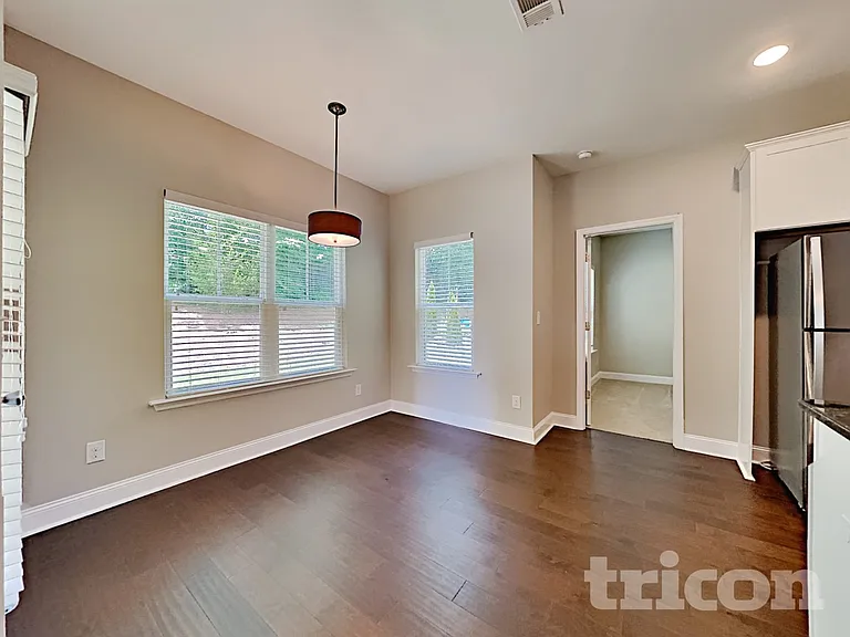115 Orchard Ln — Photo 5