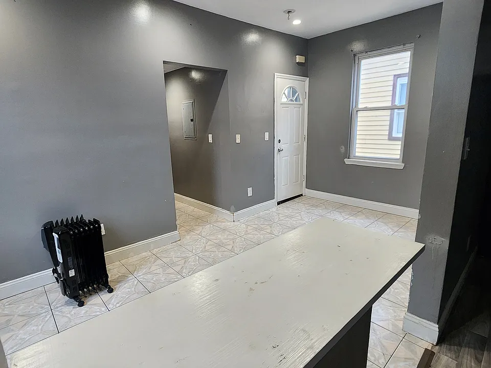 66 Vincent St #2