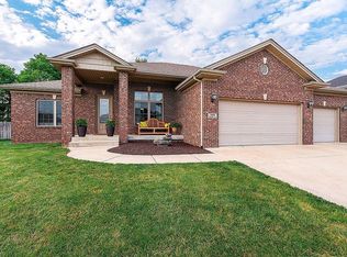 2098 Pawnee Trl, Columbus, IN 47203