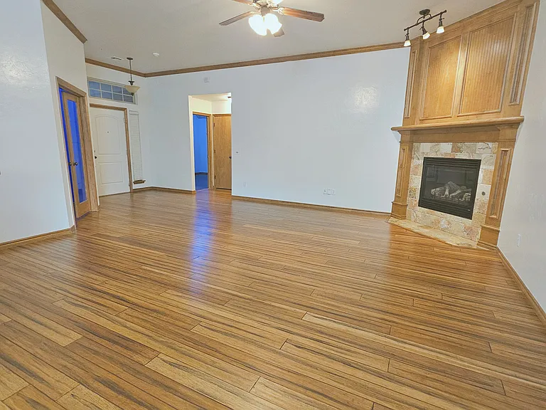 12217 Fox Hill Way — Photo 3