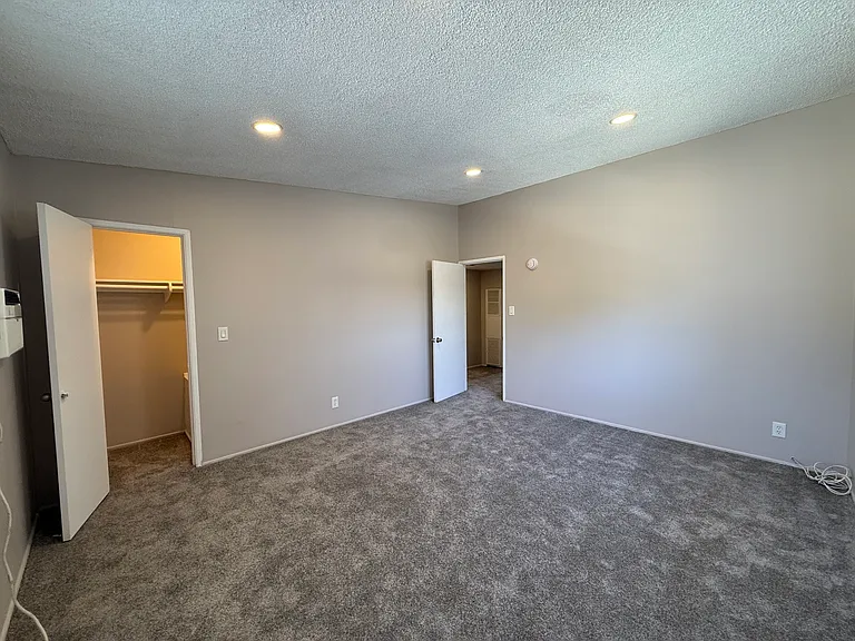 1026 Grover Ave #1 — Photo 6
