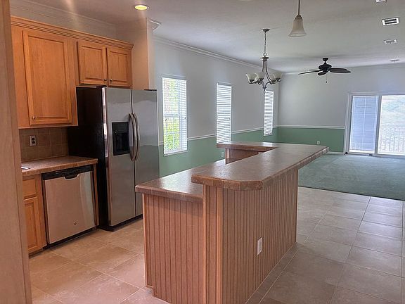 5th image of 306 SE Monterey Rd
