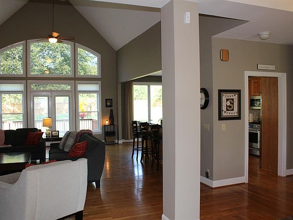 5th image of 395 Harpeth Meadows Dr