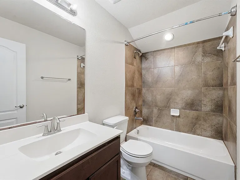 9518 Franklin Dr — Photo 19