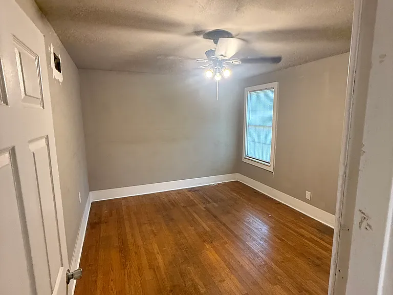 1910 S Park St #3 — Photo 7