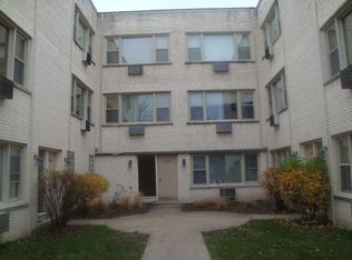 4611 Davis St #3B, Skokie, IL