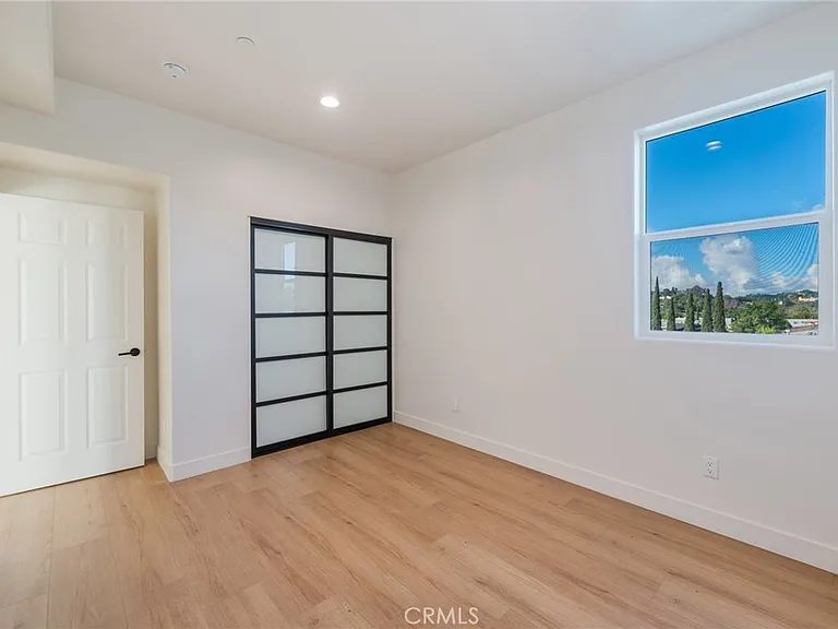 714 N Chestnut Ave — Photo 21