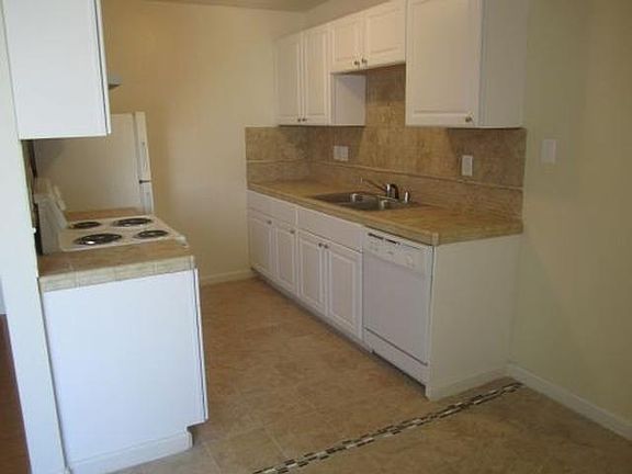 2nd image of 909 S Sunshine Ave