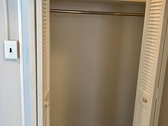 5th image of 5414 S Dorchester Ave #223