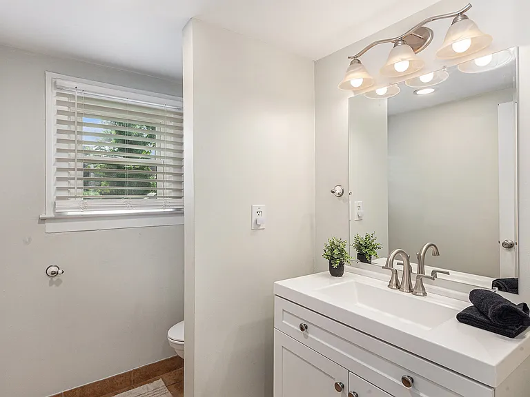 202 N Washington Ave — Photo 10