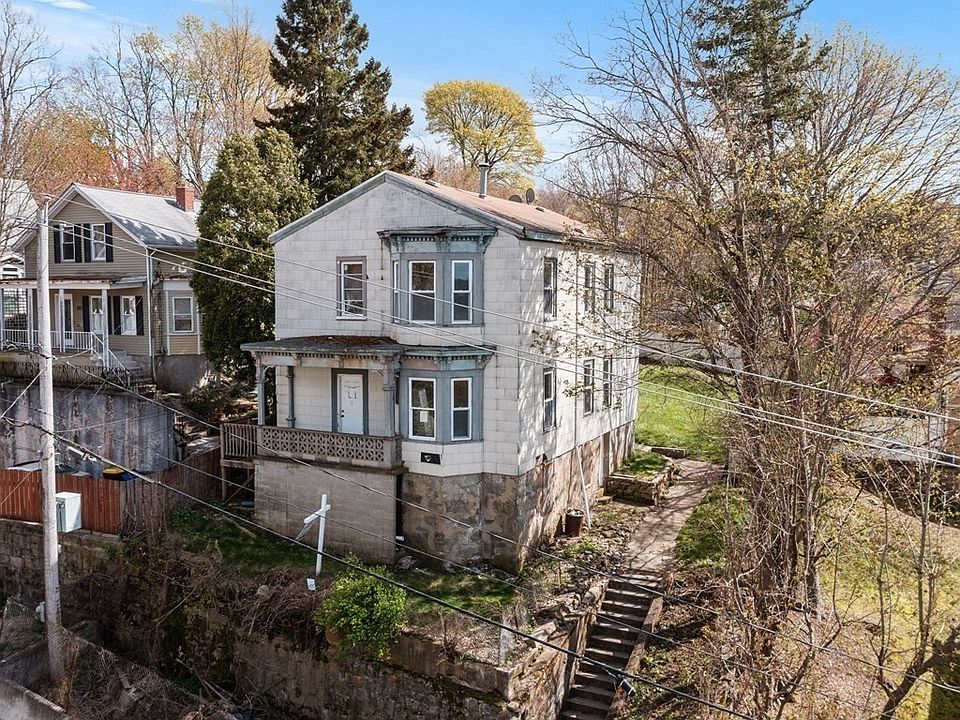 213 Weetamoe St, Fall River, MA 02720 Zillow