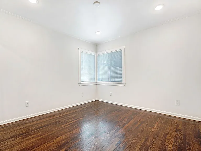 13143 Bloomfield St — Photo 8