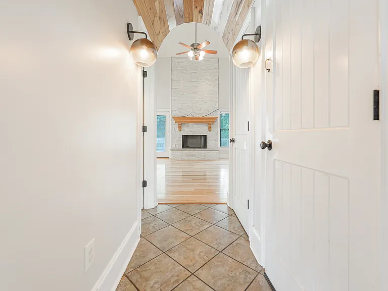 1846 Savage Rd — Photo 3