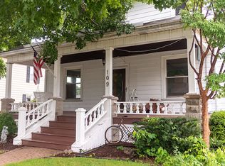 109 N Pine St, Washington, IL 61571
