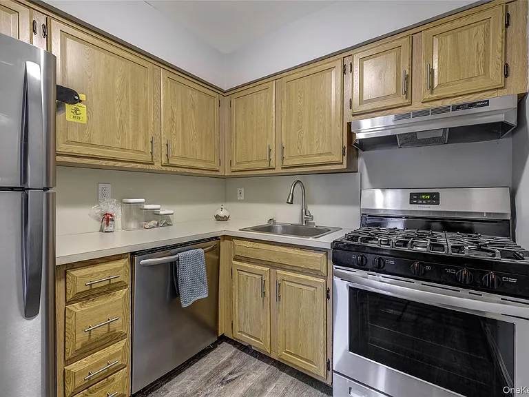 1 Anchorage Ln #2B — Photo 11