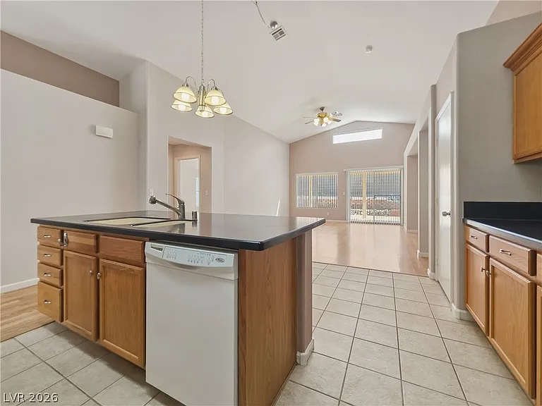 1037 Blue Lantern Dr — Photo 25