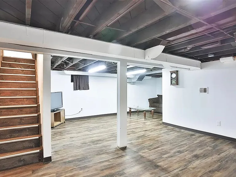 1020 S Rock Hill Rd — Photo 29