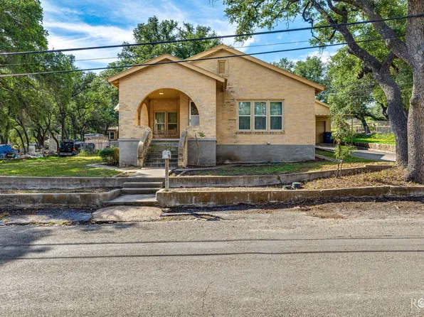 516 E College St, Sonora, TX 76950
