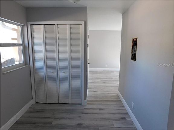 3rd image of 107 W Clay Ave APT 4