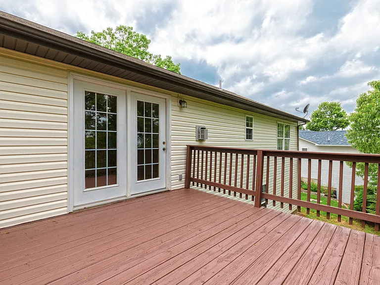 131 Sawmill Ln — Photo 23