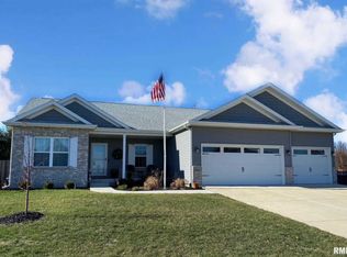 905 Grove St, Chatham, IL 62629