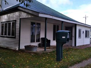 1991 S Elm Ave, White Cloud, MI 49349