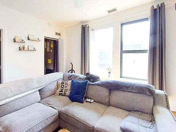 4th image of 1433 W Balmoral Ave #37/3S