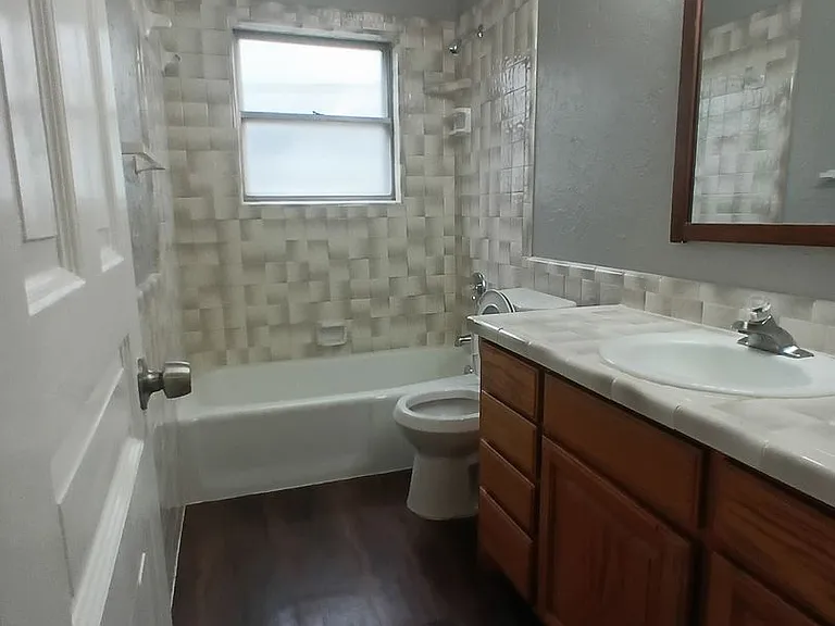 3221 Greenbrier Ter — Photo 13