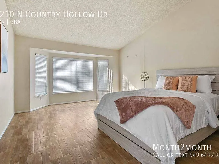 1210 N Country Hollow Dr — Photo 6