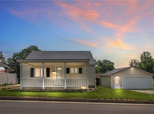 105 Braden School Rd, Beaver Falls, PA 15010