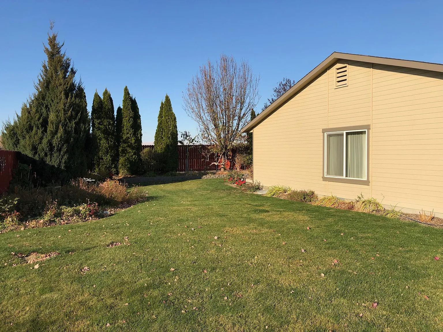 212 SW Malibu Dr — Photo 3