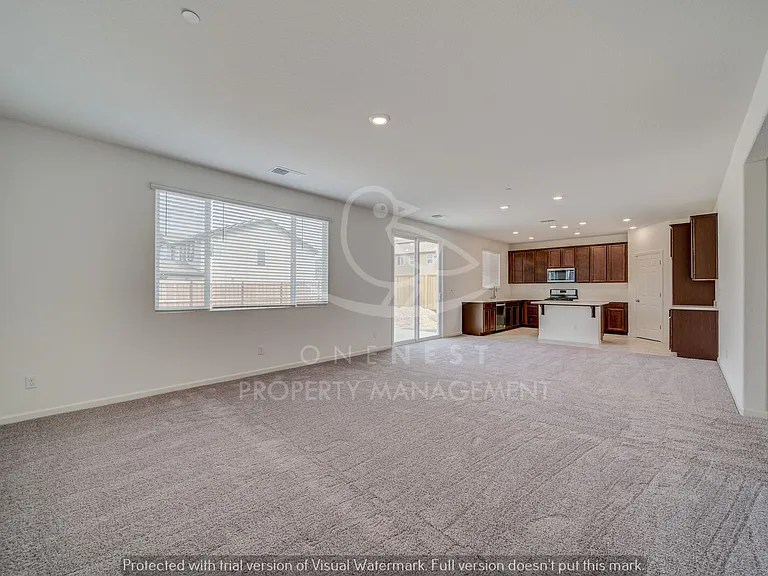 638 Valencia St — Photo 9