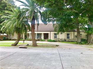 11 Derbes Dr, Gretna, LA 70053