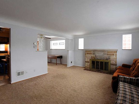 3rd image of 561 S Delridge Dr