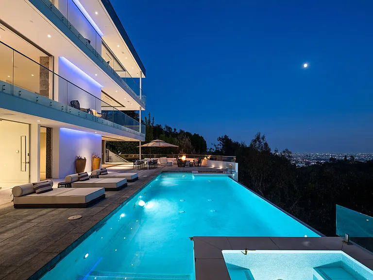 7080 W Mulholland Dr — Photo 31