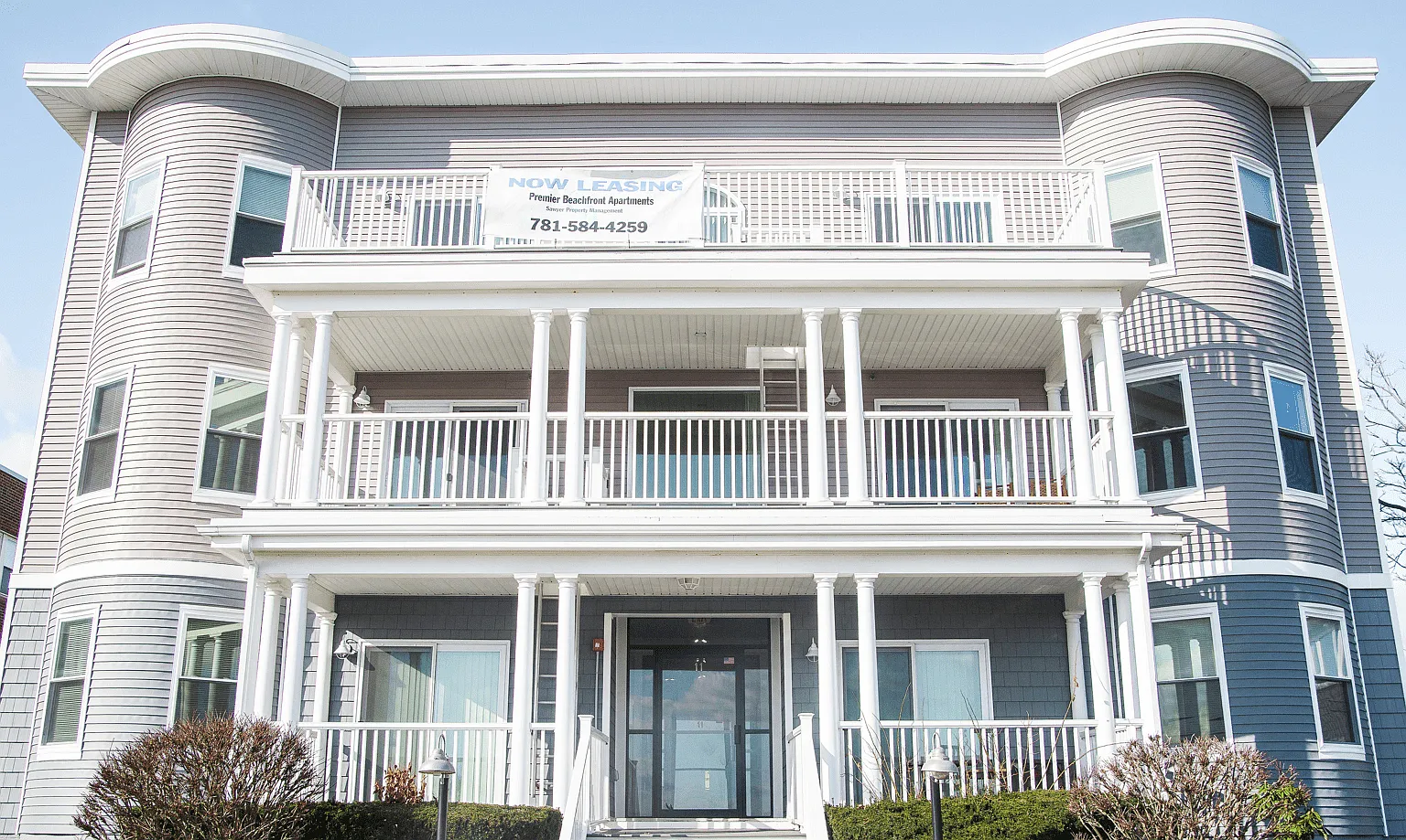 11 - 17 Beach Road Apartments — Photo 4