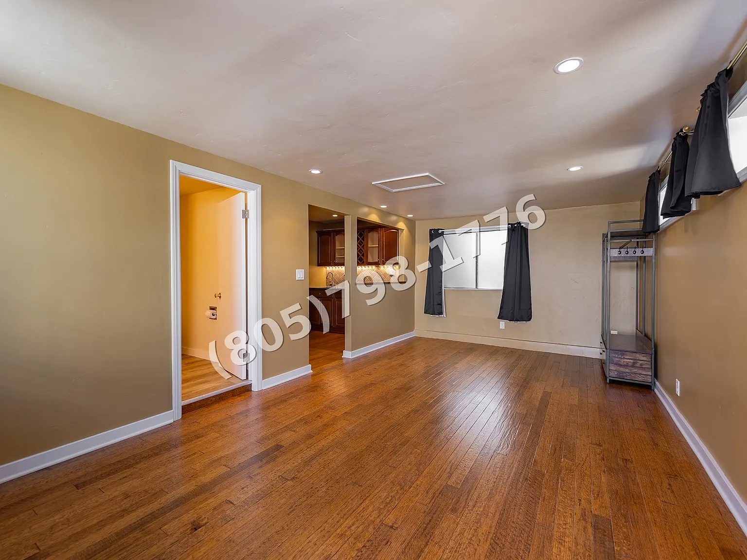 Brandt Ave, Oak View — Photo 4