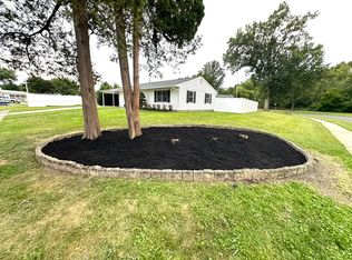 49 Openwood Ln, Levittown, PA 19055